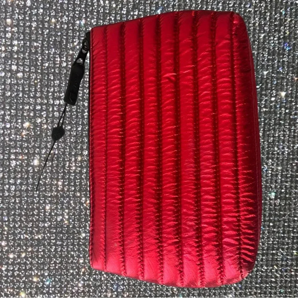 Rudsak bag pouch quilted metallic red shiny black Canadian heritage makeup purse - Picture 5 of 11